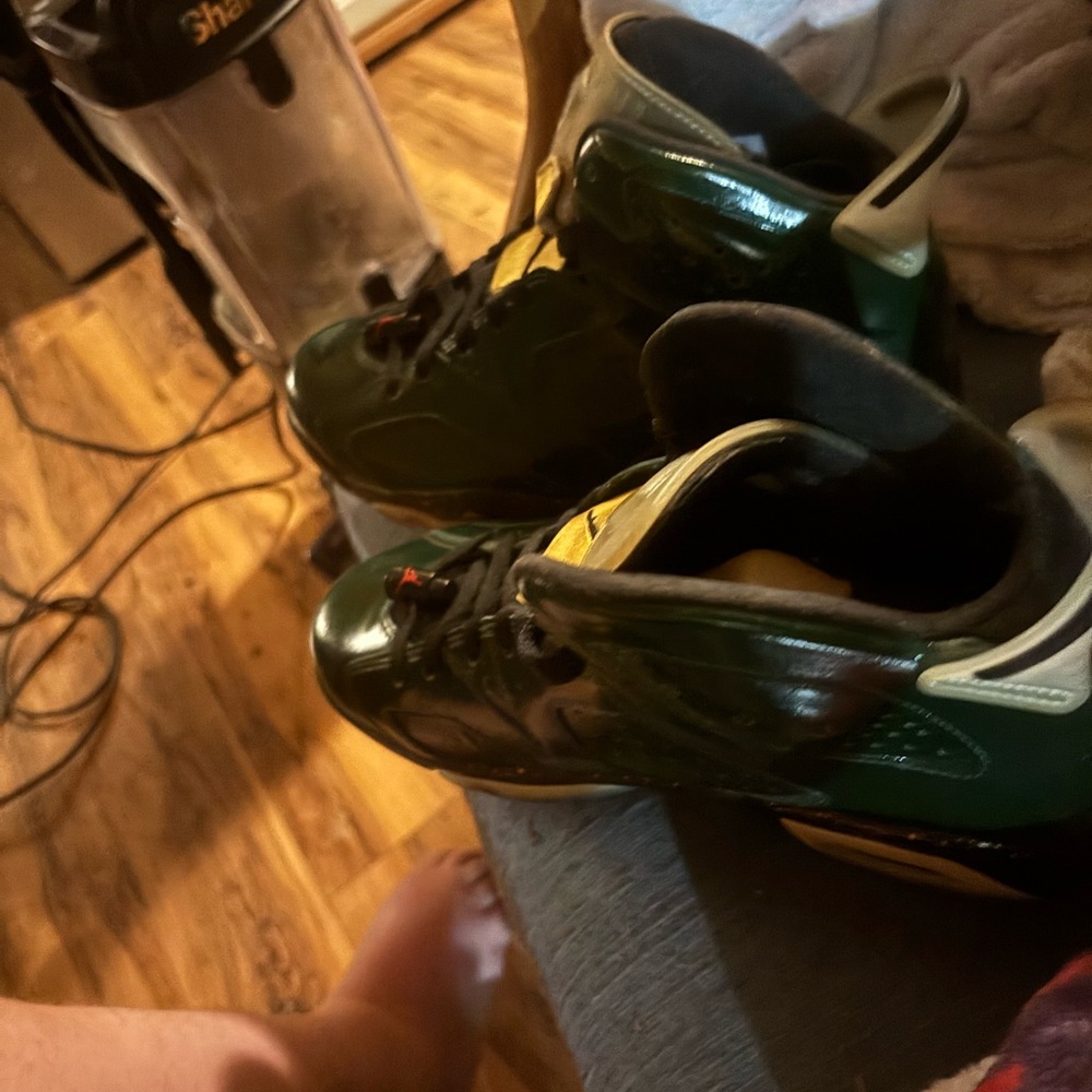 Jordan 6 champagne, patent leather size 8